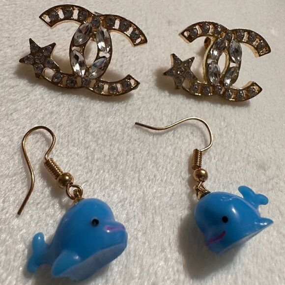 Blue whale & Gold Earrings, Monogram Sparkle (NWT
Statement, Crystal Dia… - Picture 14 of 17